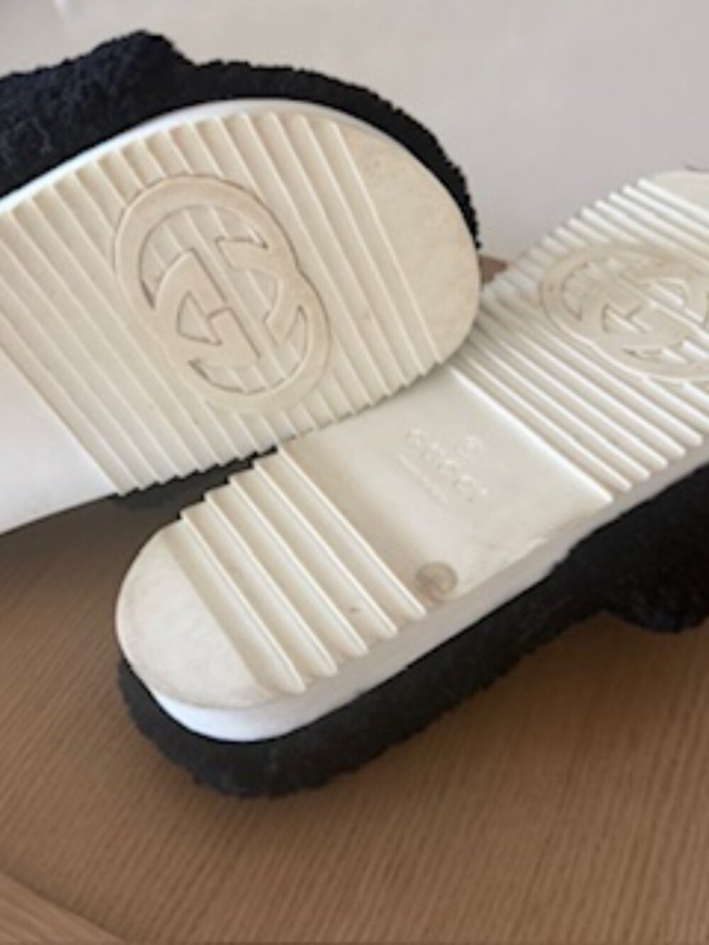 Gucci Brown Shearling Logo Slide Sandals - Picture 2 of 4